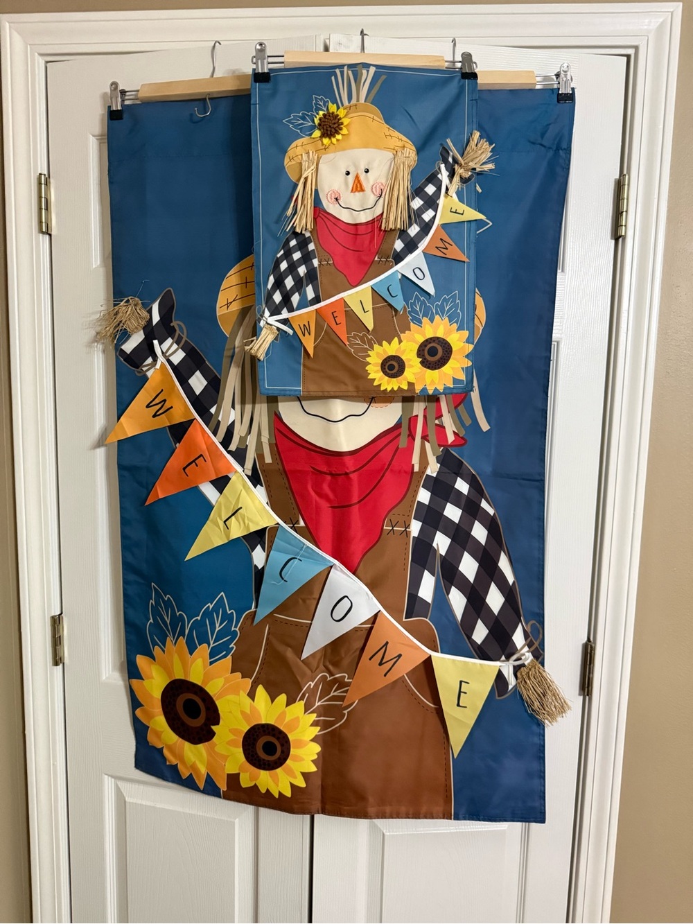 Seasonal Scarecrow Welcome Garden/House Flags Set - Blue, Red, Yellow
